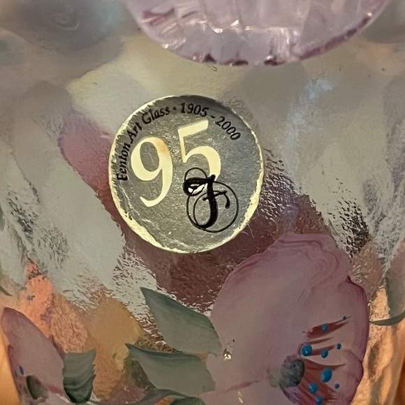 Floral Fenton Glass Basket - Picture 4 of 5